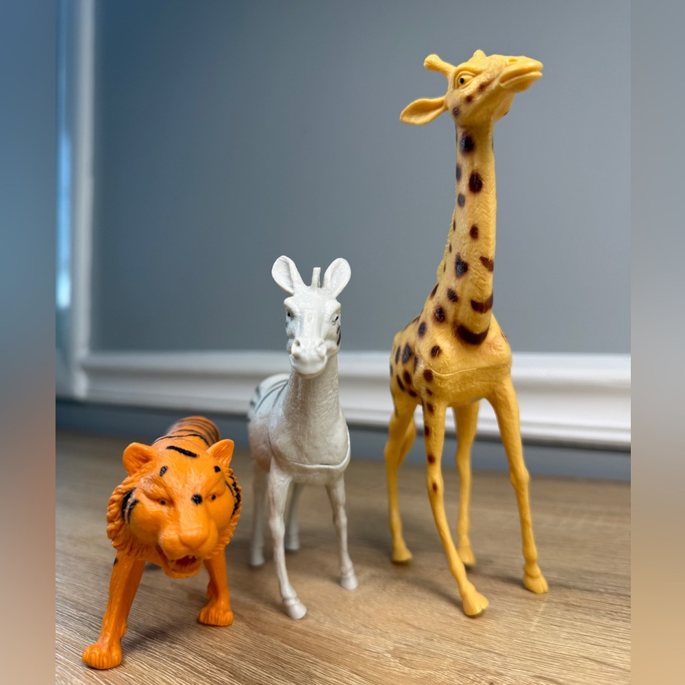 Greenbrier International Animal Figurines Lot Of 3 Tiger, Giraffe And Zebra